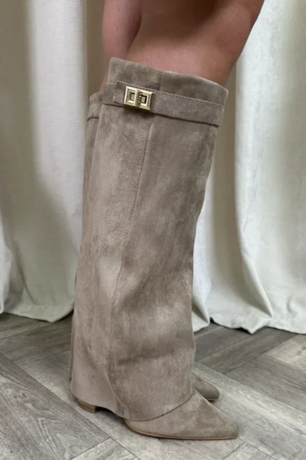 Hochwertige kniehohe Stiefel aus Wildleder