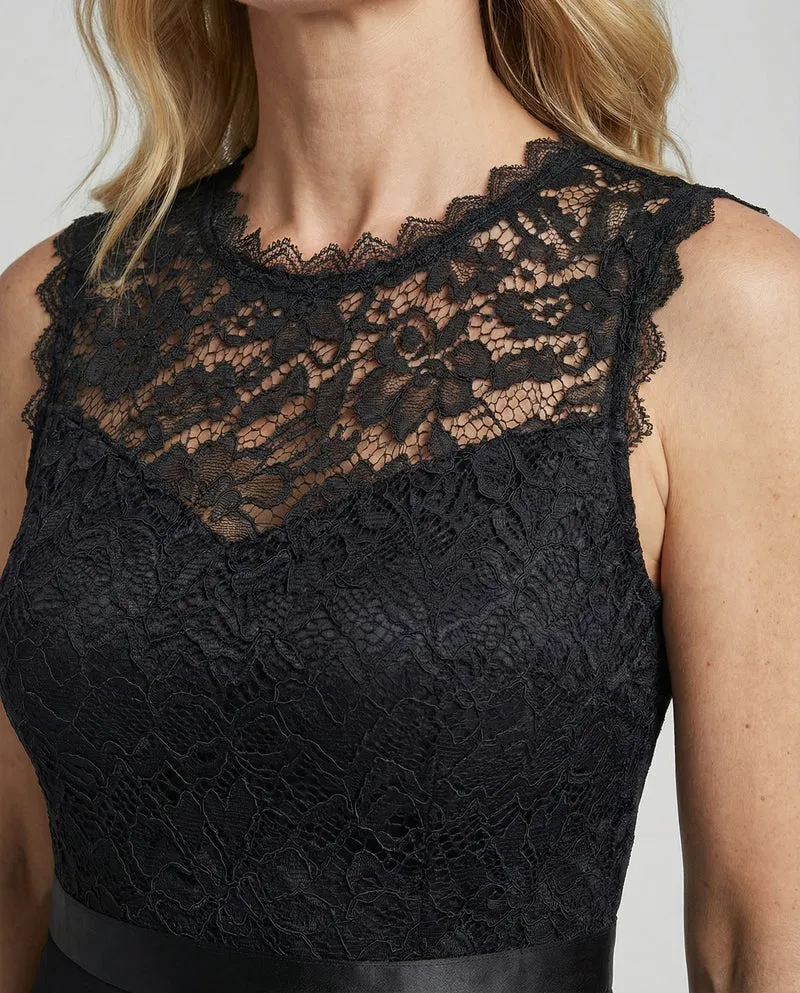 Elegantes Abendkleid mit Spitze und Chiffon