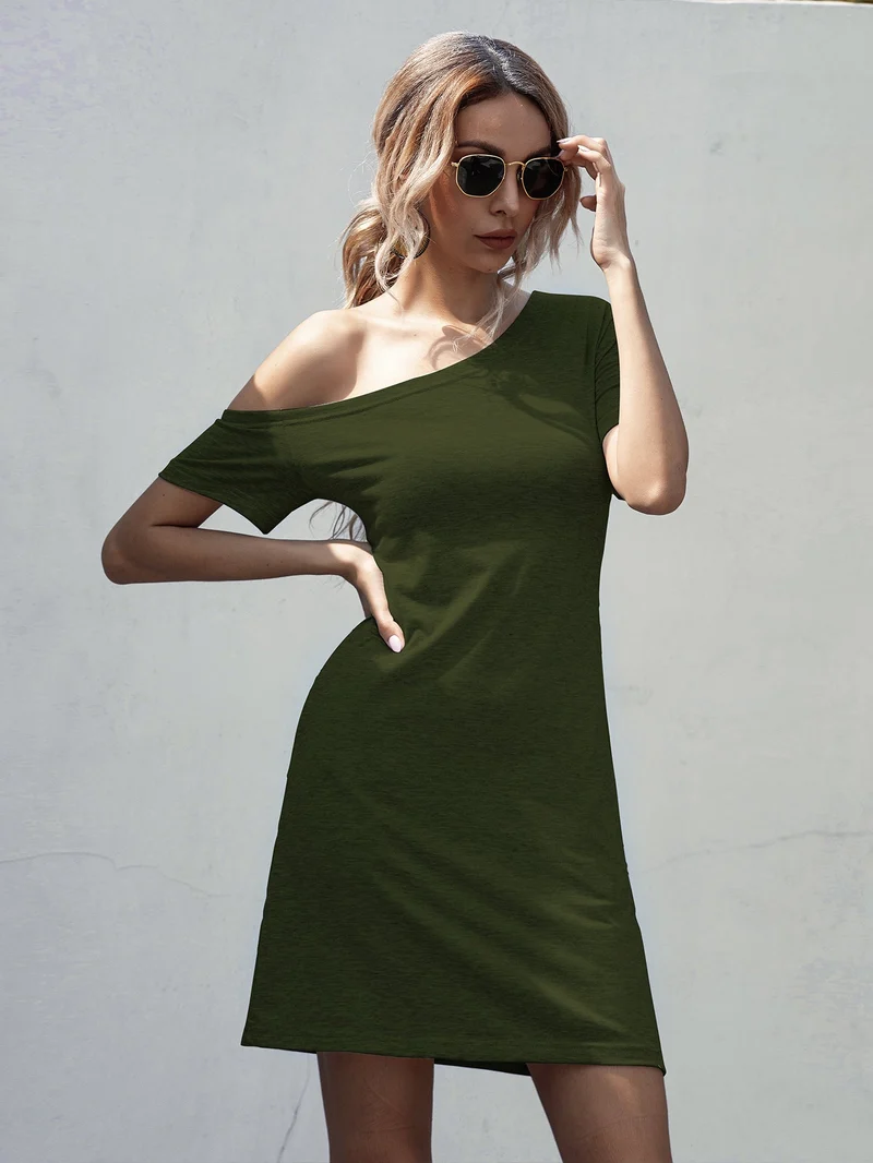Damen Kleid mit asymmetrischem Ausschnitt und bequemen Schnitt Nord Taschen