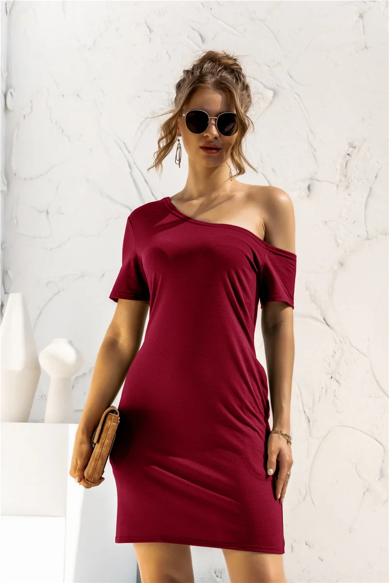 Damen Kleid mit asymmetrischem Ausschnitt und bequemen Schnitt Nord Taschen