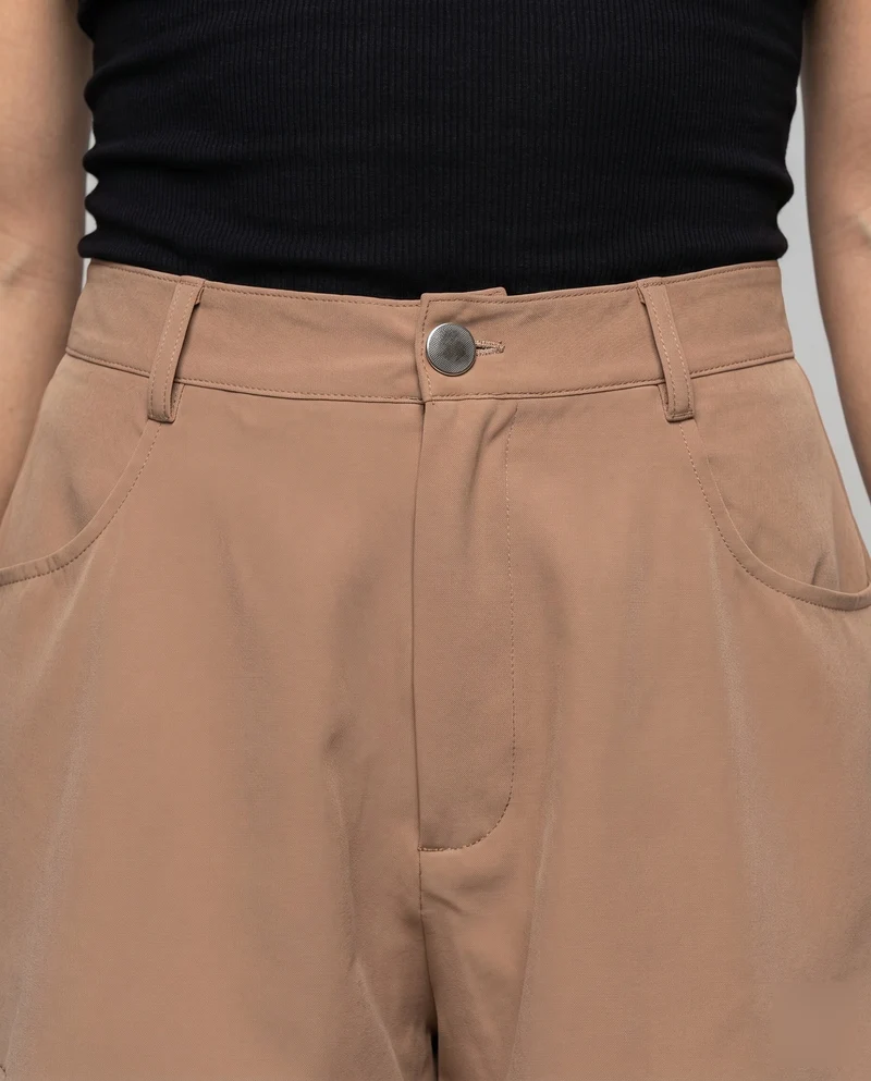Damen stylische und fließende Shorts mit geschichtetem Design