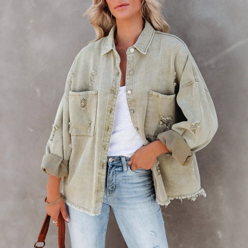 Damen Lässige Oversized Jeansjacke mit fransigen Abschlüssen und dekorativen Knöpfen