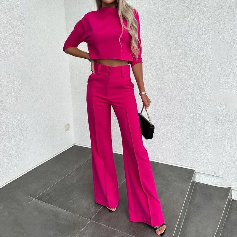 Damen Kombination aus cropped Oberteil und weit geschnittenen Hose