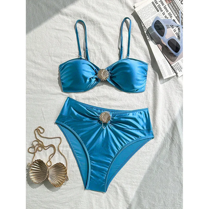 Damen Eleganter Bandeau-Bikini mit schimmernden Muschel-Details