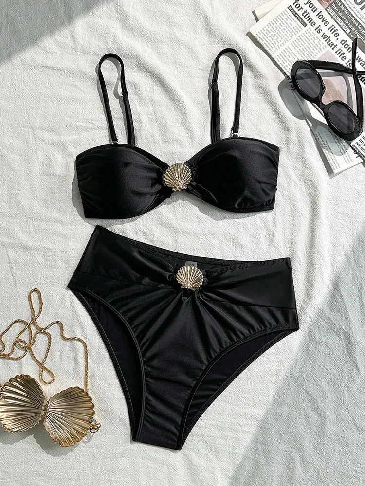 Damen Eleganter Bandeau-Bikini mit schimmernden Muschel-Details