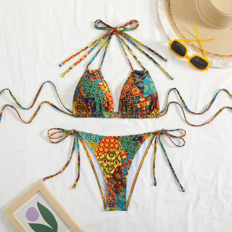 Damen Bikini-Set mit verspieltem BindNord Taschenand und buntem Muster