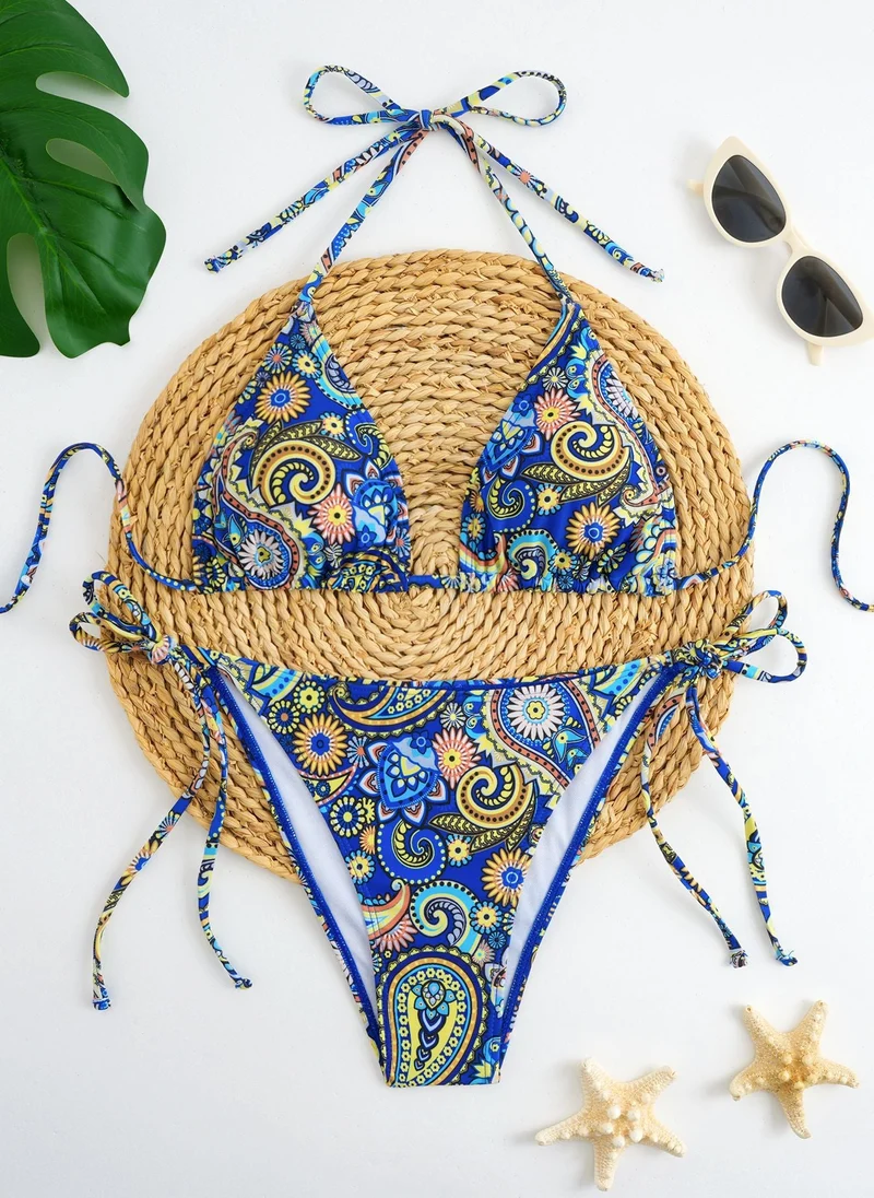 Damen Bikini-Set mit verspieltem BindNord Taschenand und buntem Muster