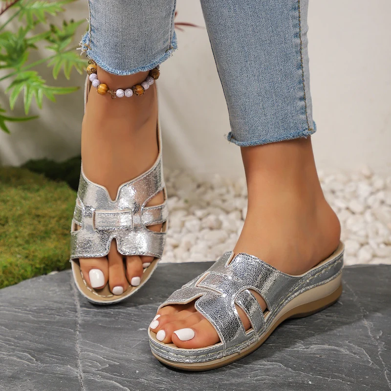 Damen Bequeme Pantoletten mit ergonomischem Design und geschwungenem Absatz Nord Taschen