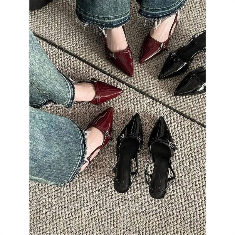 Damen Slingback-Pumps mit elegantem spitzen Design und verstellbaren Riemchen