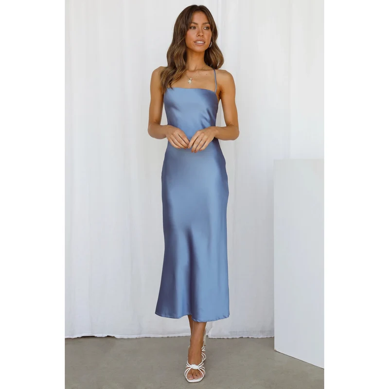 Damen Satin Maxikleid mit Spaghetti-Trägern und elegantem Schnitt Nord Taschen