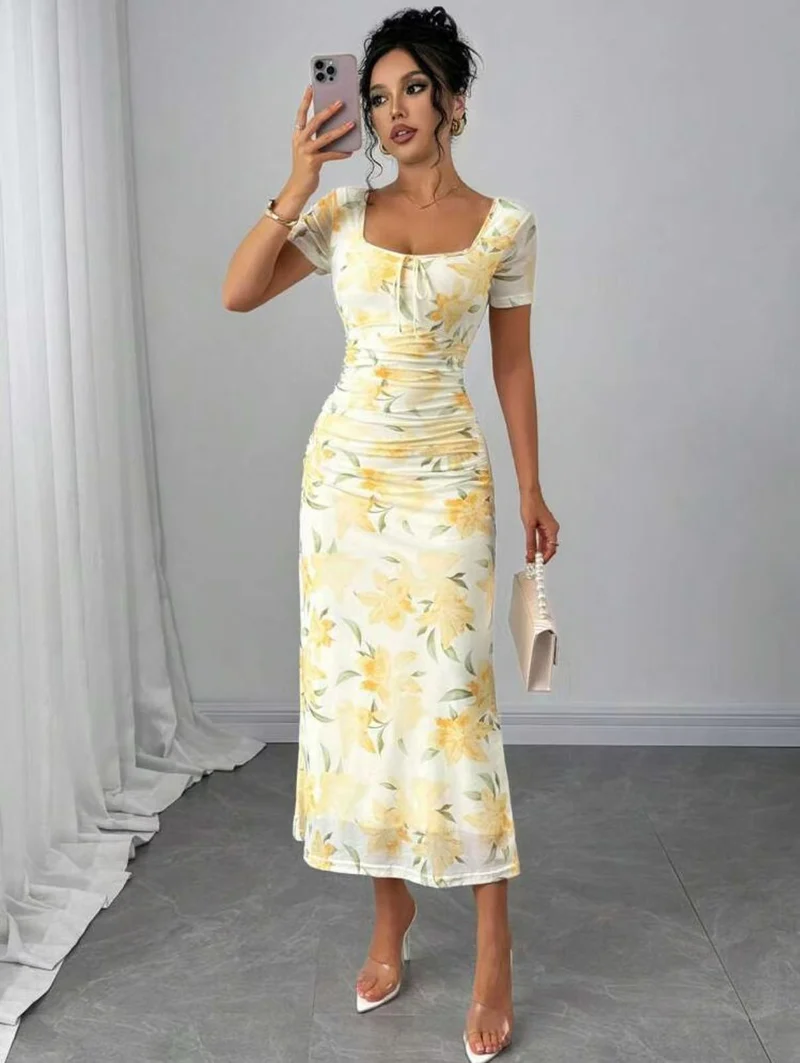 Damen Midi-Kleid mit raffinierten Falten und floralem Muster