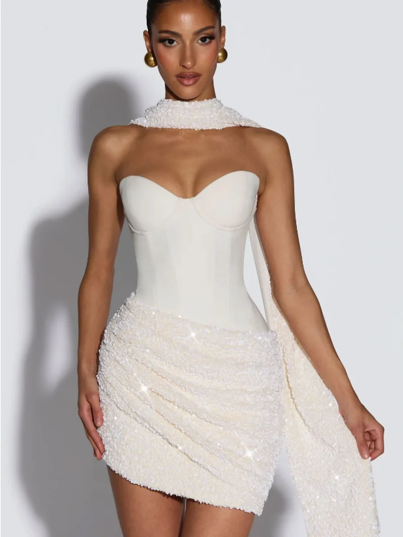 Damen Glamouröses Minikleid mit figurbetontem Bustier-Oberteil und eindrucksvollem Paillettenrock Nord Taschen
