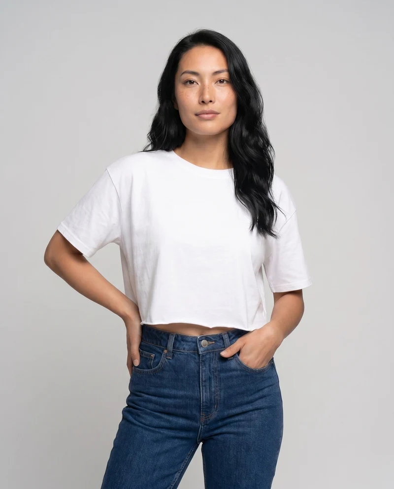 Damen cropped T-Shirt mit weit geschnittenen Ärmeln und modernem Ausschnitt
