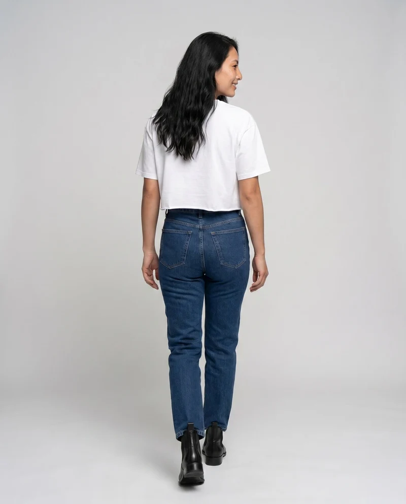Damen cropped T-Shirt mit weit geschnittenen Ärmeln und modernem Ausschnitt