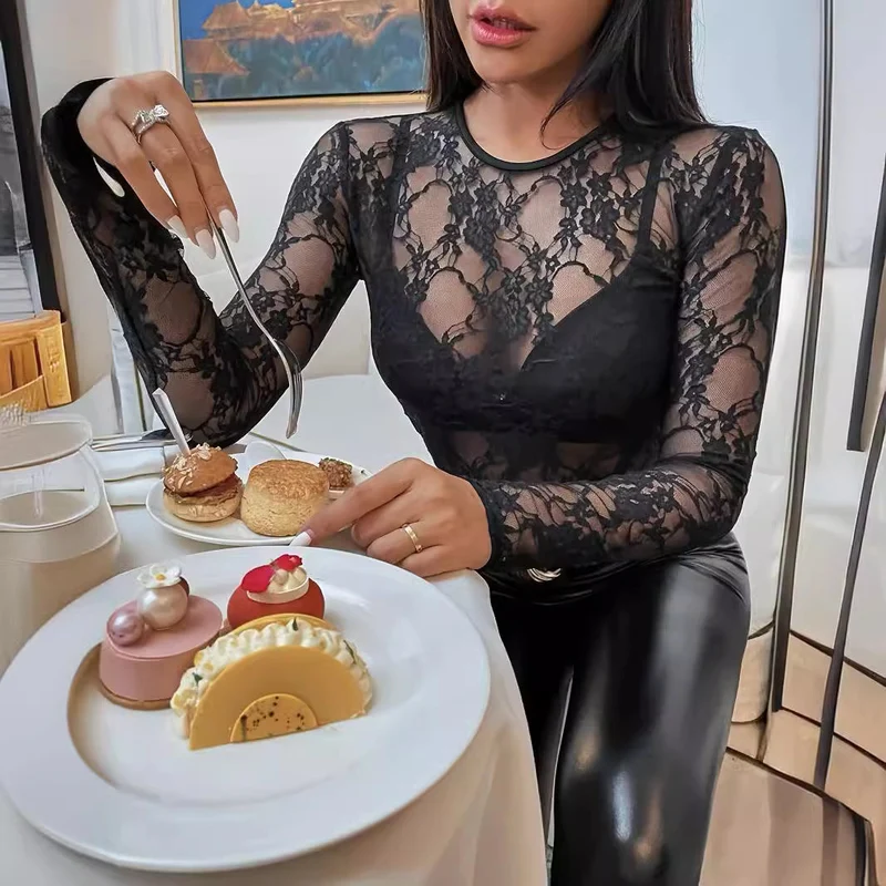 Damen Elegantes Spitzenshirt mit transparentem Design
