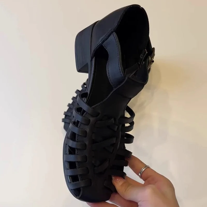 Damen Sandalen im trendigen Gitterdesign mit Blockabsatz Nord Taschen