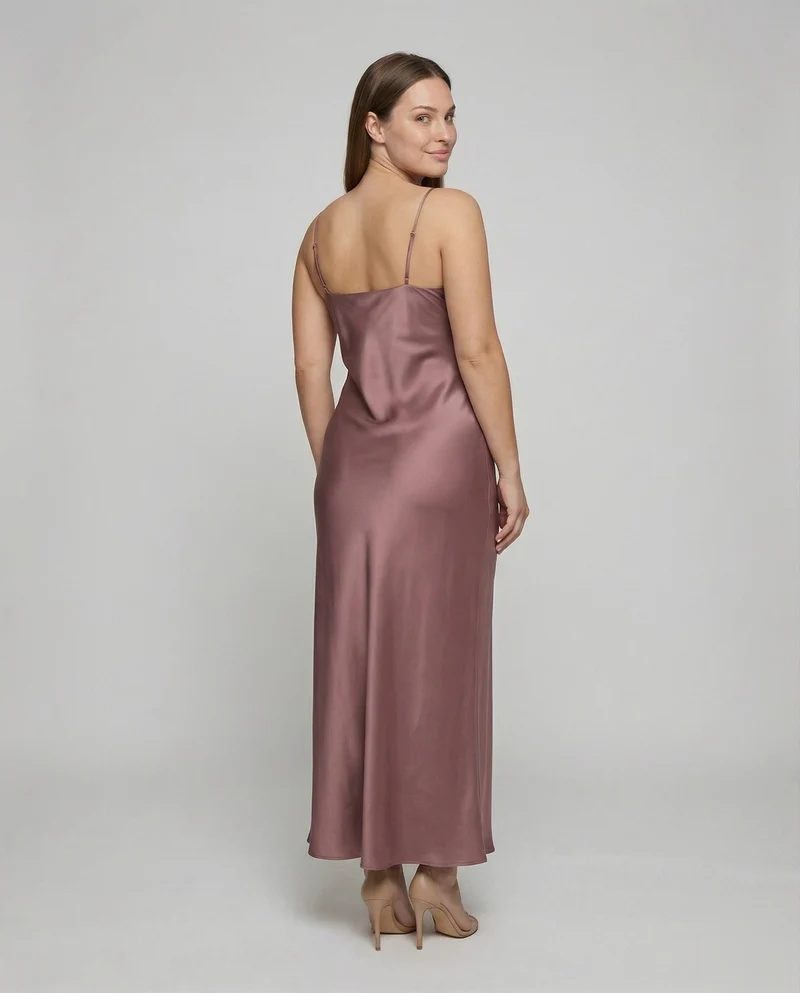 Damen nan schräg geschnittenes Satin-Maxikleid im Slip-Stil mit V-Ausschnitt und feinen Spaghettiträgern