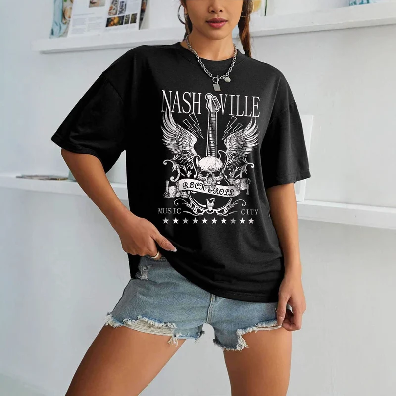 Damen T-Shirt mit kreativem Schriftzug im modernen Graffiti-Stil Nord Taschen