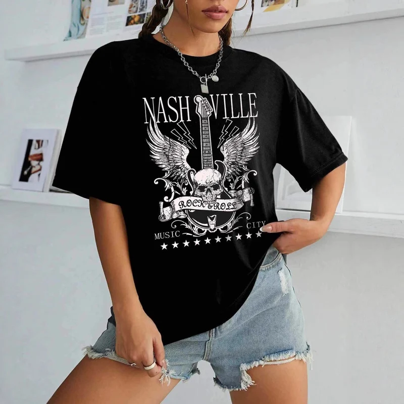 Damen T-Shirt mit kreativem Schriftzug im modernen Graffiti-Stil Nord Taschen