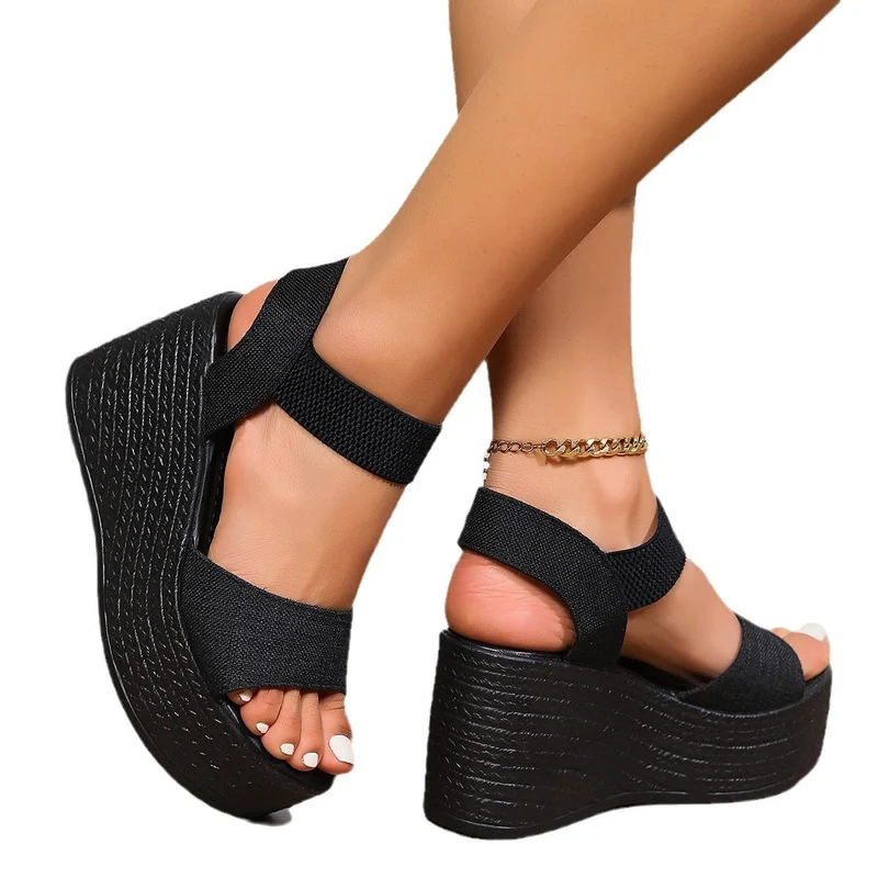 Damen Wedge-Sandalen mit elastischen Riemen und modernem Design Nord Taschen