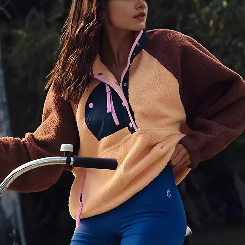 Damen Fleece-Jacke mit hohem Kragen und dekorativem Reißverschluss Nord Taschen