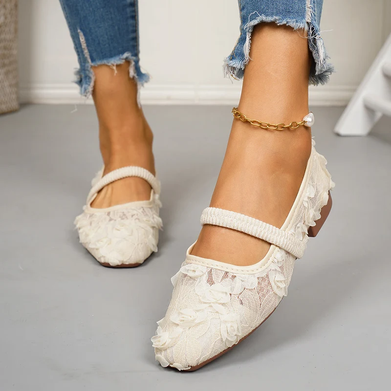 Damen Ballerinas mit zarter Spitzenapplikation und romantischen Blumenmotiven