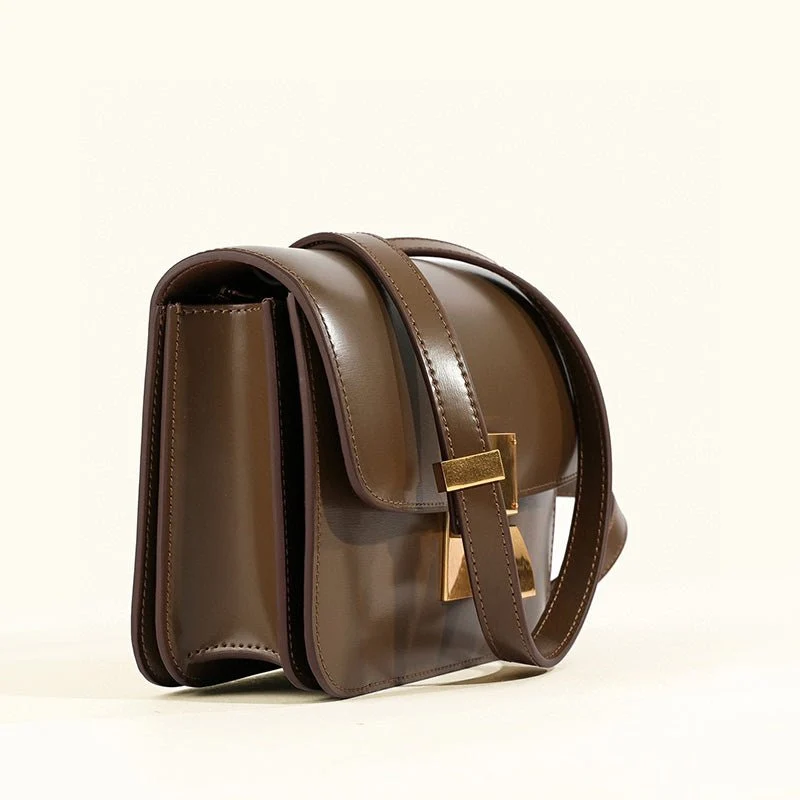Klassische Schultertasche mit Klappe