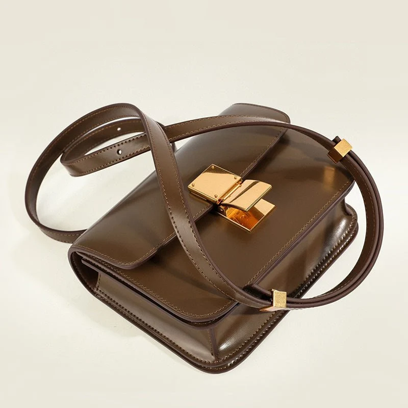 Klassische Schultertasche mit Klappe