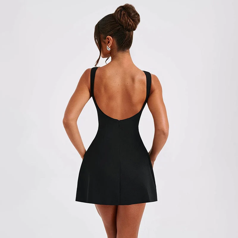 Damen Minikleid mit figurbetontem Schnitt und schwingendem Rock