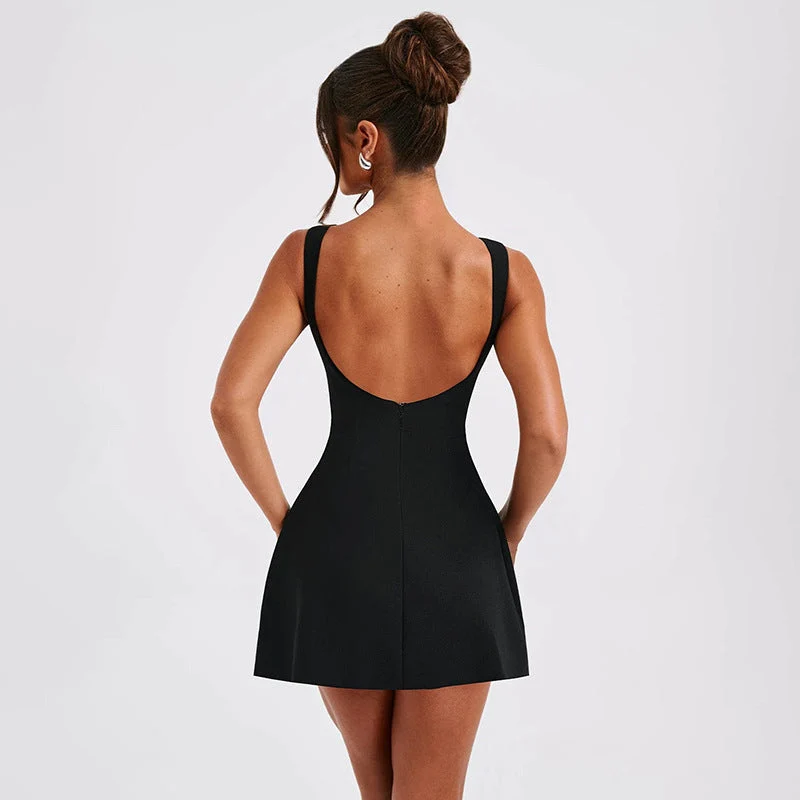 Damen Minikleid mit figurbetontem Schnitt und schwingendem Rock
