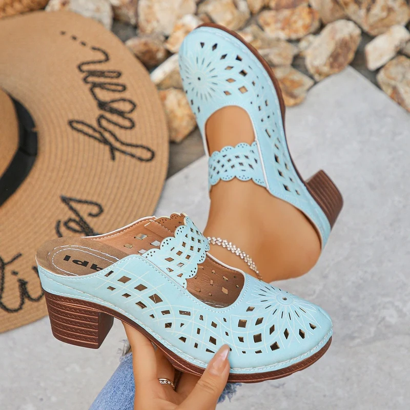 Damen Offene Clogs mit filigranem Muster und holz-ähnlichem Absatz