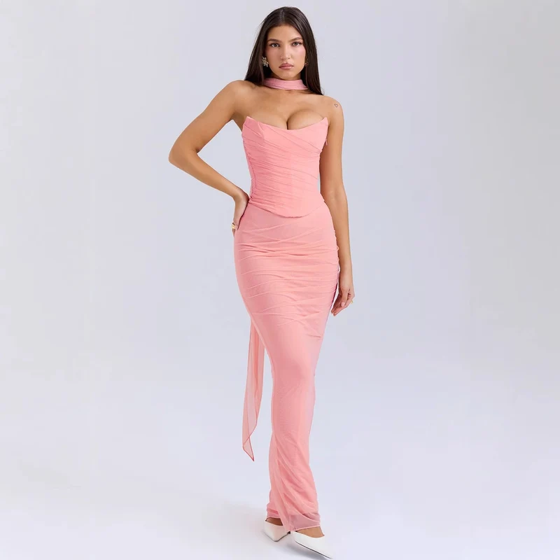 Damen Abendkleid mit schickem Dekolleté und figurbetontem Schnitt