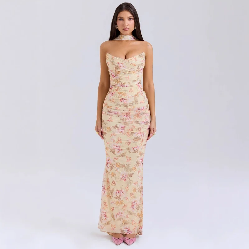 Damen Abendkleid mit schickem Dekolleté und figurbetontem Schnitt