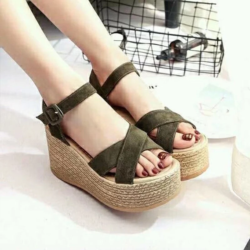 Damen Plateau-Sandalen mit modischen Kreuzriemen und stabilem Korkabsatz