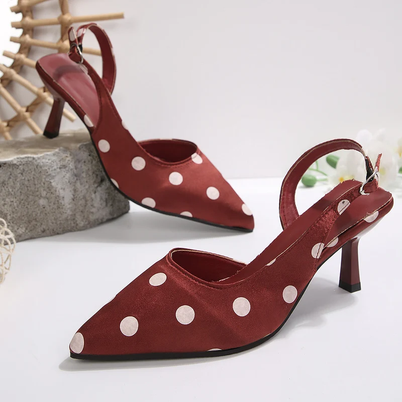 Damen Slingback Pumps mit Punkten