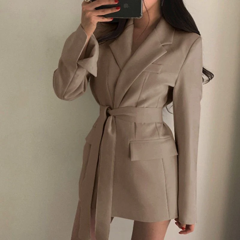 Damen Eleganter Blazer mit asymmetrischem Schnitt und modischen Details