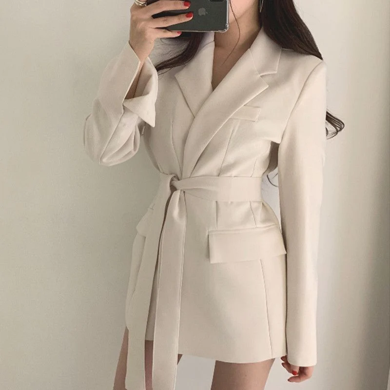 Damen Eleganter Blazer mit asymmetrischem Schnitt und modischen Details