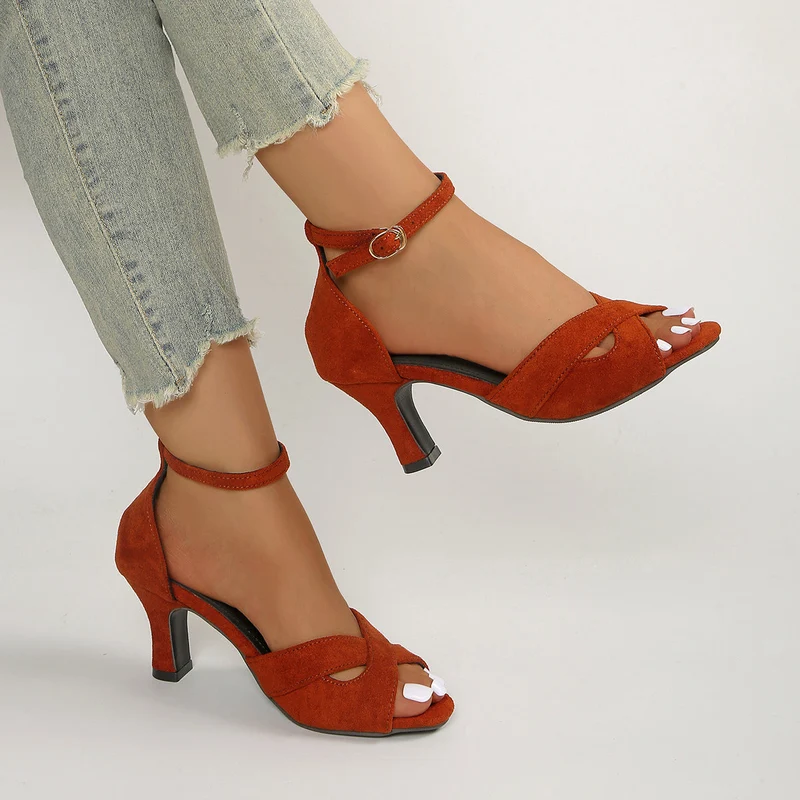 Damen elegante Sandalen mit geschlungenem Riemen und komfortablem Blockabsatz Nord Taschen