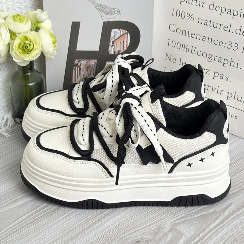 Damen Sportliche Sneaker mit dicker Sohle Nord Taschen