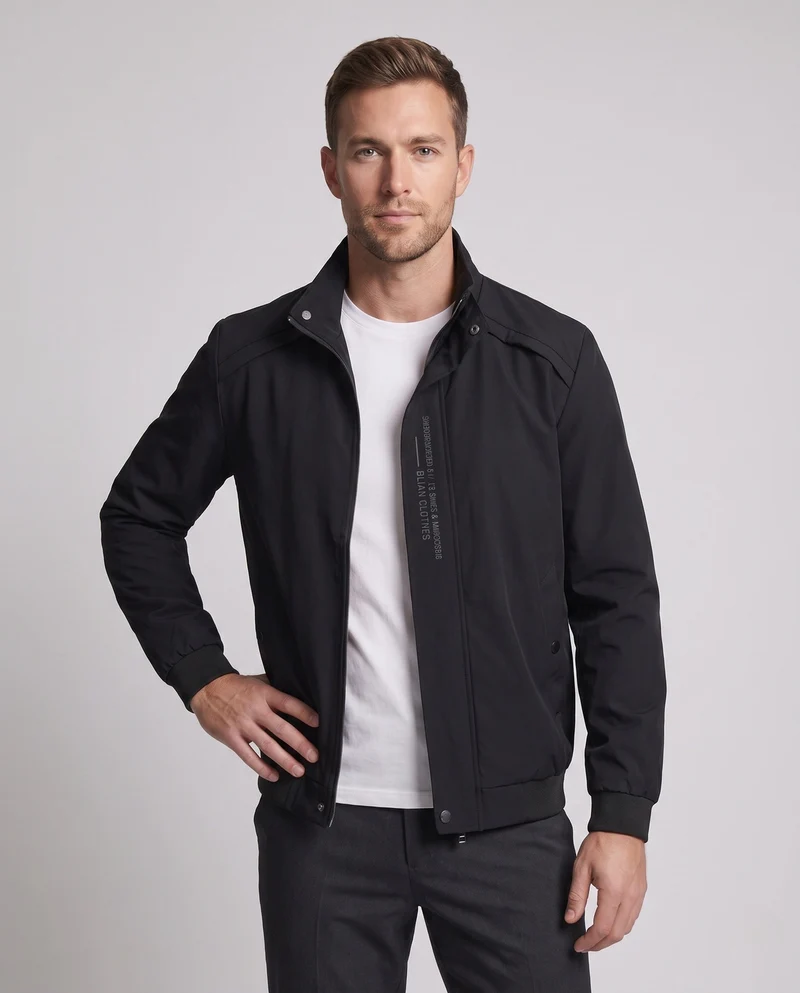 Herren Freizeit Bomberjacke im minimalistischen urbanen Look mit Stehkragen und gerippten Bündchen Nord Taschen
