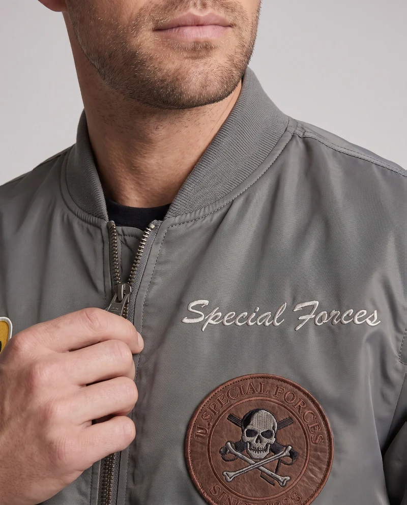 Herren gepolsterte Bomberjacke im Pilotenstil mit bestickten Patches und Armtasche Nord Taschen
