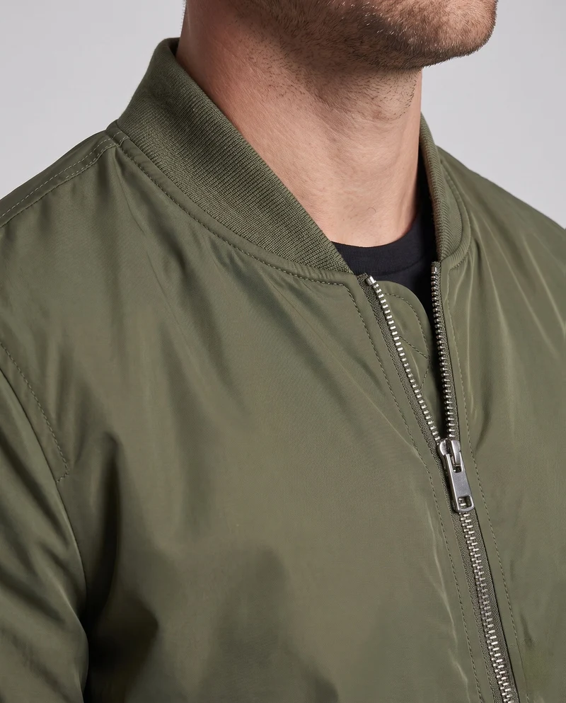 Herren isolierte Pilot-Bomberjacke im Aviation-Stil mit Ärmeltasche und gerippten Bündchen Nord Taschen