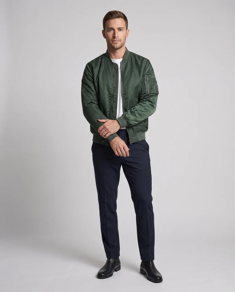 Herren klassische Nylon Bomberjacke im Pilotstil mit Utility-Tasche am Ärmelsaum und geripptem Bund Nord Taschen