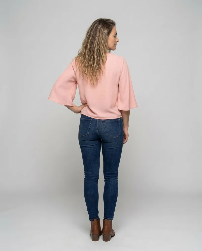 Damen legeres Blusenshirt mit Flügelärmeln.