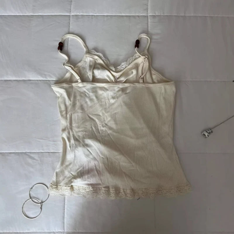 Damen Verspieltes Spaghetti-Träger Top mit Spitzendetails Nord Taschen