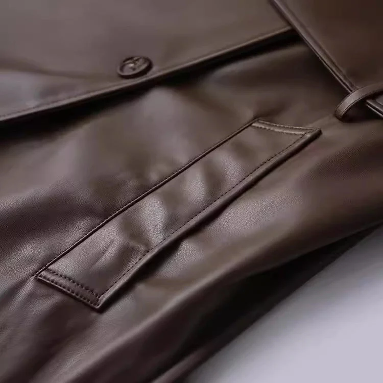Damen Kunstleder-Trenchcoat mit modischem Schnitt und praktischen Taschen