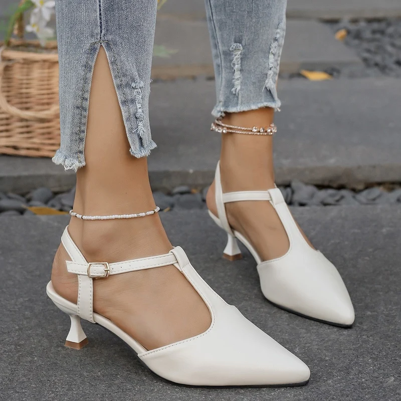 Damen Slingback-Pumps mit eleganter Spitze und komfortablem Blockabsatz