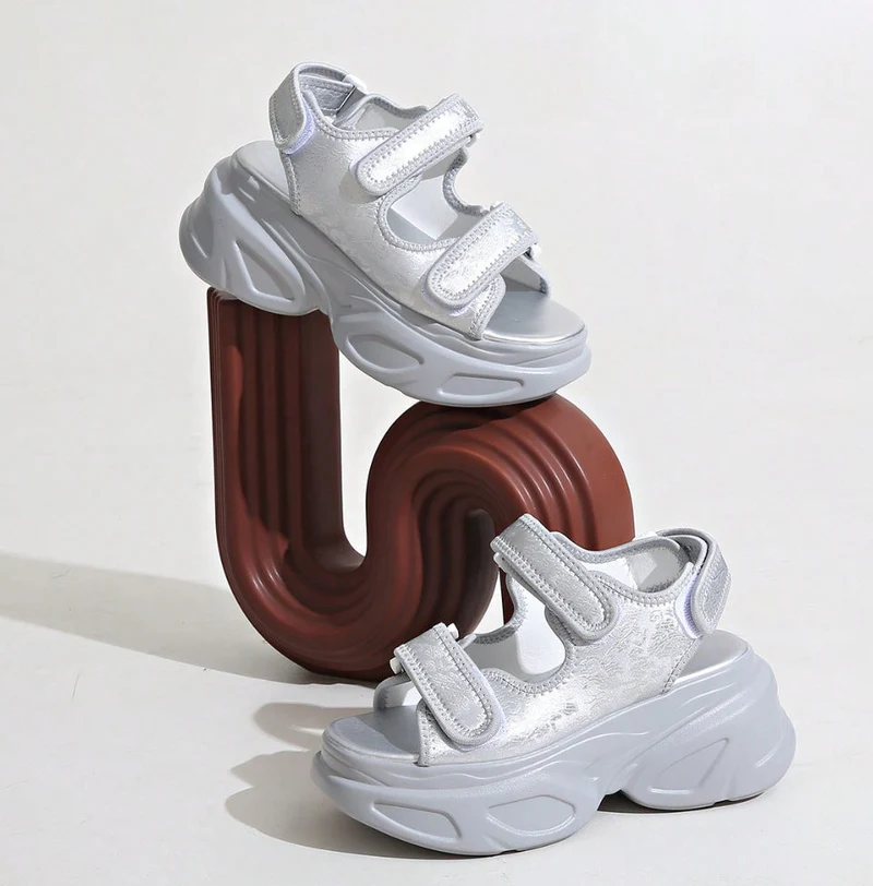 Damen Plateau-Sandalen mit verziertem Riemen und komfortabler Sohle Nord Taschen