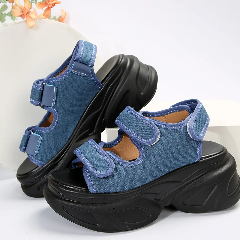 Damen Plateau-Sandalen mit verziertem Riemen und komfortabler Sohle Nord Taschen