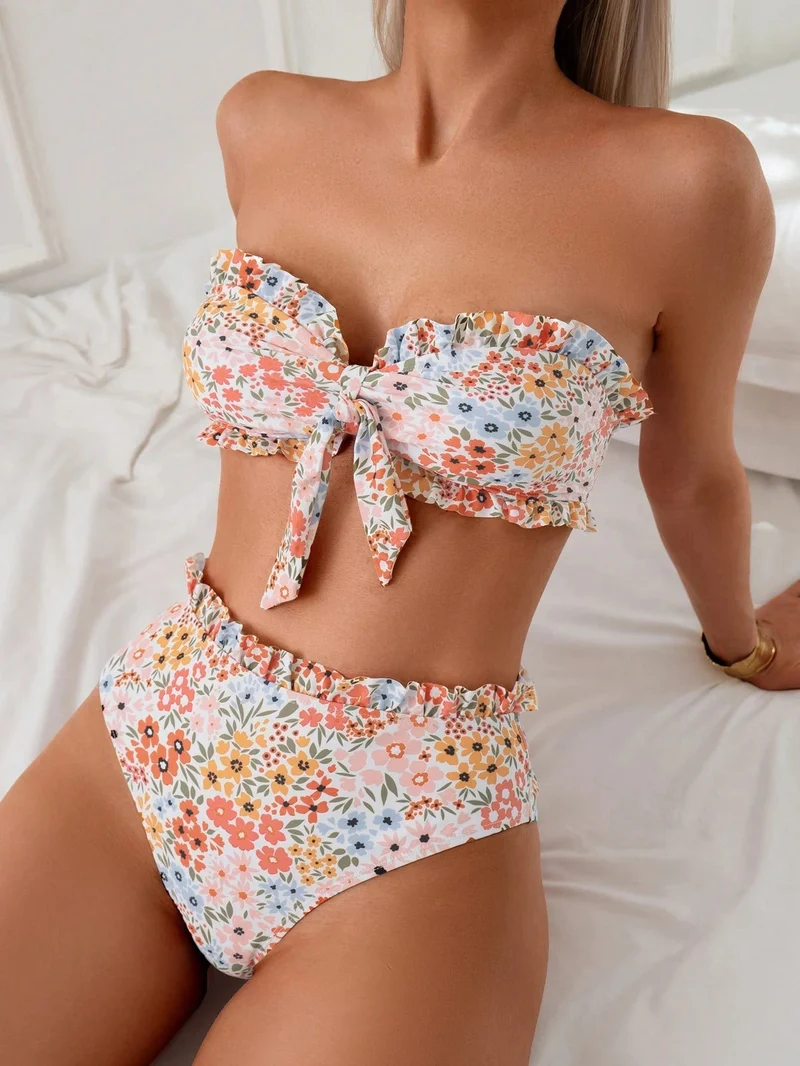 Damen Bandeau-Bikini mit verspieltem Rüschendesign